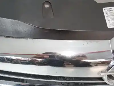 Автозапчасти б/у передняя решетка за opel astra h (a04) 1.6 (l48) ссылки oem iam 13225780 46108/8395 13225775