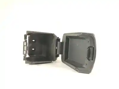 Автозапчастина б/у центральний подлокник для mazda 6 ranchera familiar (gj, gl) 2.2 d посилання на oem iam gml864450c02  gml864441