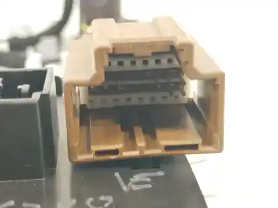 Автозапчастина б/у внутрішне світло для jeep renegade suv (bu, b1, bv) 1.0 t-gdi посилання на oem iam 735756837  