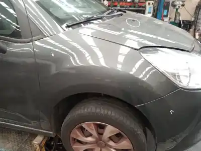 Peça sobressalente para automóvel em segunda mão guarda-lamas dianteiro direito por citroen c3 iii (sx) 1.2 vti 82 lpg referências oem iam 