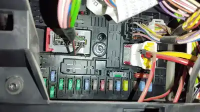 Pezzo di ricambio per auto di seconda mano SCATOLA RELÈ/FUSIBILI per CITROEN BERLINGO CAJA/CHASIS (B9) 1.6 BLUEHDI 100 Riferimenti OEM IAM 9812189480  