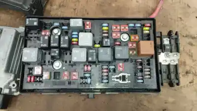 Pezzo di ricambio per auto di seconda mano SCATOLA RELÈ/FUSIBILI per OPEL INSIGNIA A (G09) 2.0 CDTI (68) Riferimenti OEM IAM 13275881  