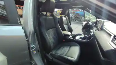 Tweedehands auto-onderdeel RECHTER VOORSTOEL voor TOYOTA RAV 4 Advance Hybrid OEM IAM-referenties 7202042330  