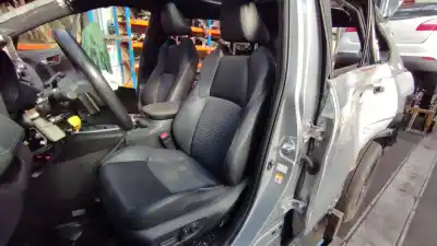 Tweedehands auto-onderdeel LINKER VOORSTOEL voor TOYOTA RAV 4 Advance Hybrid OEM IAM-referenties 7202042330  