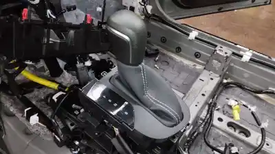 Peça sobressalente para automóvel em segunda mão ALAVANCA DE VELOCIDADES por TOYOTA YARIS CROSS (MXP_) 1.5 HYBRID A LAS 4 RUEDAS (MXPJ15) Referências OEM IAM 33560F4050  