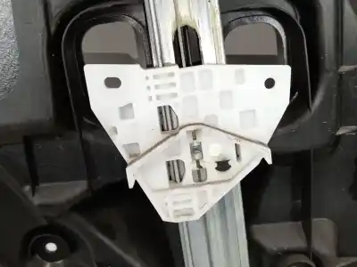 Автозапчасти б/у задний правый стеклорегулятор за mazda 2 (de_, dh_) 1.5 (de5fs) ссылки oem iam d6517297xb  d01g5858x