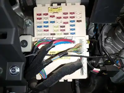 Pezzo di ricambio per auto di seconda mano SCATOLA RELÈ/FUSIBILI per HYUNDAI IX35 (LM, EL, ELH) 1.7 CRDI Riferimenti OEM IAM 919502S521  
