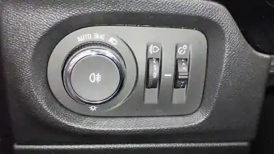 Pezzo di ricambio per auto di seconda mano CONTROLLO DELLA LUCE per OPEL CORSA F 1.2 (68) Riferimenti OEM IAM 98588036YX  