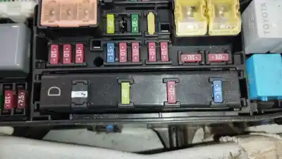 Pezzo di ricambio per auto di seconda mano SCATOLA RELÈ/FUSIBILI per TOYOTA AURIS (_E15_) 1.8 HYBRID (ZWE150_) Riferimenti OEM IAM 8264171010  