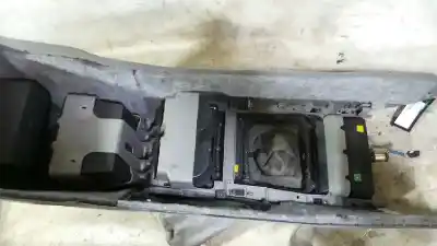 Pezzo di ricambio per auto di seconda mano bracciolo centrale per kia sorento 2.5 crdi active riferimenti oem iam   