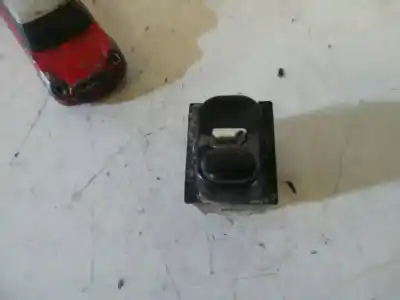 Second-hand car spare part right front power window switch for peugeot partner (s2) combi plus oem iam references 