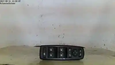 Pièce détachée automobile d'occasion COMMANDE DE LÈVE VITRE AVANT GAUCHE pour RENAULT LAGUNA III  Références OEM IAM 809610006R  