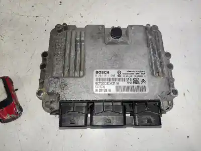 Pièce détachée automobile d'occasion CALCULATEUR MOTEUR ECU pour PEUGEOT 206 BERLINA  Références OEM IAM 9659823880  0281011560