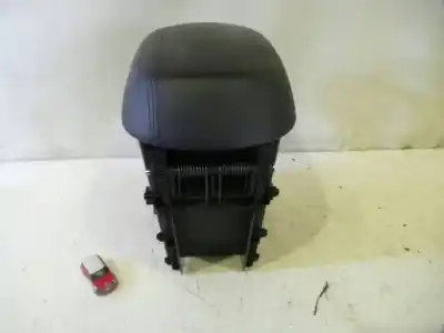 Piesă de schimb auto la mâna a doua cotiera centrala pentru kia sportage concept 4x2 referințe oem iam 