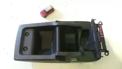 Pièce détachée automobile d'occasion accoudoir central pour toyota corolla verso (r1) 2.0 d-4d luna références oem iam   