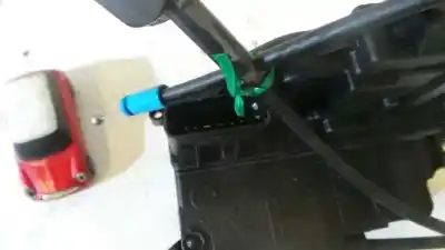 Peça sobressalente para automóvel em segunda mão fechadura da porta traseira esquerda por renault kangoo dynamique referências oem iam   