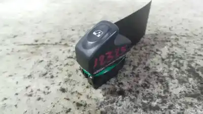 Piesă de schimb auto la mâna a doua panou comandã geamuri electrice fatã partea din dreapta pentru renault clio ii fase i (b/cbo) 1.9 d alize referințe oem iam 