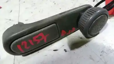 Peça sobressalente para automóvel em segunda mão manivela / manipulo do vidro dianteiro esquerdo por peugeot 205 berlina 1.1 referências oem iam 