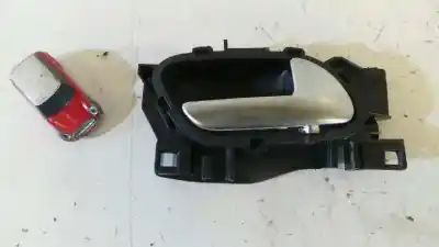 Tweedehands auto-onderdeel BINNEN VOOR RECHTS HANDVAT voor PEUGEOT 2008 (--.2013->)  OEM IAM-referenties 96555516VV  
