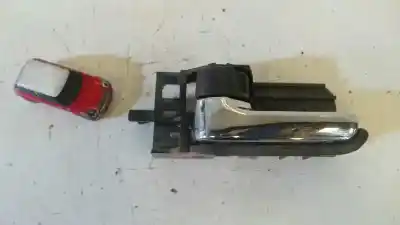 Peça sobressalente para automóvel em segunda mão puxador interior dianteiro esquerdo por toyota corolla (e12) 2.0 d-4d linea luna berlina referências oem iam 
