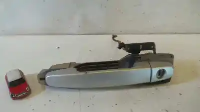 Peça sobressalente para automóvel em segunda mão puxador exterior dianteiro esquerdo por toyota corolla (e12) 2.0 d-4d linea luna berlina referências oem iam 