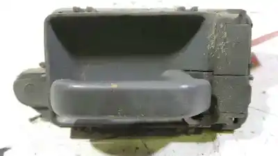 Peça sobressalente para automóvel em segunda mão puxador interior traseiro direito por peugeot 205 berlina 1.1 referências oem iam 