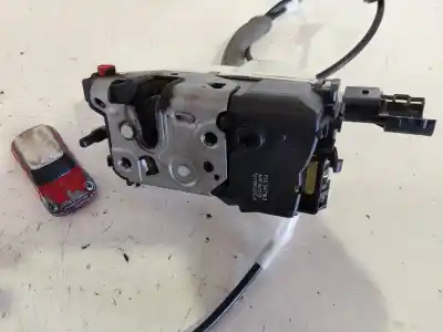 Second-hand car spare part rear left door lock for peugeot 308 confort oem iam references 567163