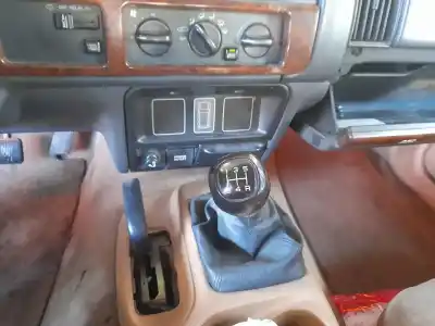 Second-hand car spare part gear lever knob for jeep grand cherokee (zj/z) 2.5 td ltd. (z) oem iam references   