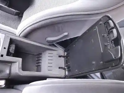 Pièce détachée automobile d'occasion accoudoir central pour peugeot 407 st confort références oem iam   