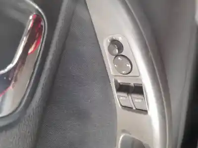 Peça sobressalente para automóvel em segunda mão botão / interruptor elevador vidro dianteiro esquerdo por audi a3 (8l) 1.9 tdi referências oem iam 