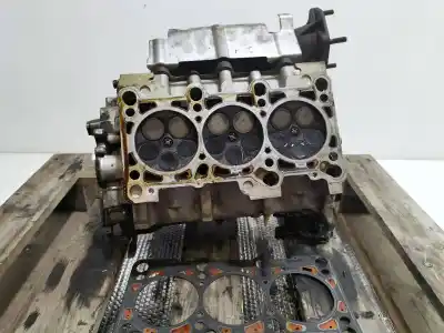 Gebrauchtes Autoersatzteil zylinderkopf des motors zum audi a4 avant (8e) 2.4 oem-iam-referenzen   