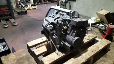 Pezzo di ricambio per auto di seconda mano riduttore per audi a3 (8p) 2.0 tdi ambiente riferimenti oem iam grf 6 velocidades 