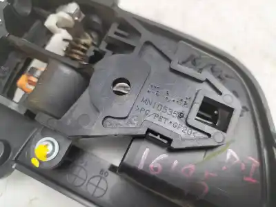 Автозапчастина б/у ліва передня внутрішня ручка для mitsubishi outlander (cw0) 2.0 di-d intense посилання на oem iam mn105359  