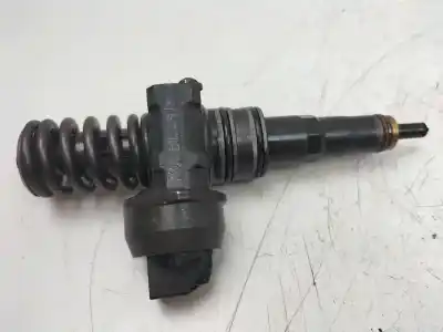 Recambio de automóvil de segunda mano de INYECTOR para SEAT IBIZA (6J5)  referencias OEM IAM 038130073BP  