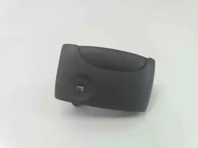 Pièce détachée automobile d'occasion POIGNÉE EXTÉRIEURE DE COFFRE / HAYON pour RENAULT KANGOO (F/KC0)  Références OEM IAM 8200042082  8200042082