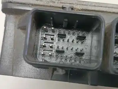 Second-hand car spare part ecu engine control for renault clio iii confort dynamique oem iam references 8200399038 8200513163 8200399038