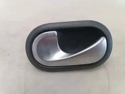 Peça sobressalente para automóvel em segunda mão puxador interior dianteiro esquerdo por renault clio iii confort dynamique referências oem iam 310579