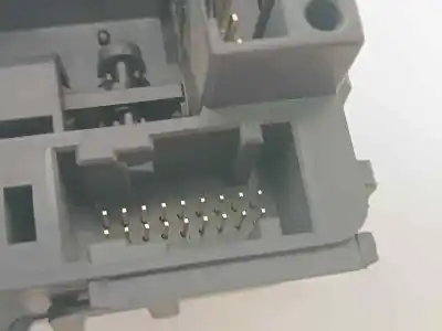 Pezzo di ricambio per auto di seconda mano comando pulito per renault clio iii pack authentique riferimenti oem iam 8201359195  8201359195