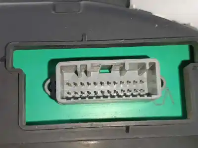 Peça sobressalente para automóvel em segunda mão quadrante por renault clio iii pack authentique referências oem iam 8200582705  8200582705