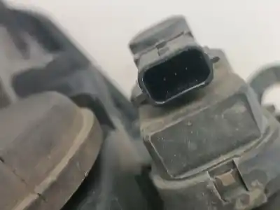 Second-hand car spare part left headlight for renault clio iii pack authentique oem iam references 8200459824  8200459824