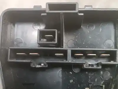 Second-hand car spare part fuse box unit for land rover discovery (salljg/lj) tdi oem iam references 01174851295  01174851295
