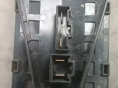 Second-hand car spare part fuse box unit for land rover discovery (salljg/lj) tdi oem iam references 01174851295  01174851295