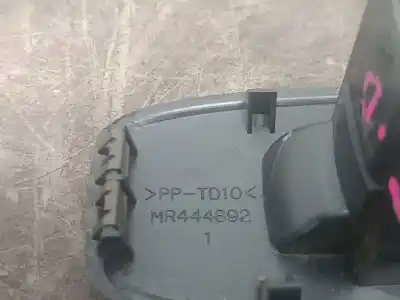 Peça sobressalente para automóvel em segunda mão botão / interruptor elevador vidro traseiro direito por mitsubishi montero (v60/v70) 3.2 di-d avance referências oem iam mr444892  mr444892