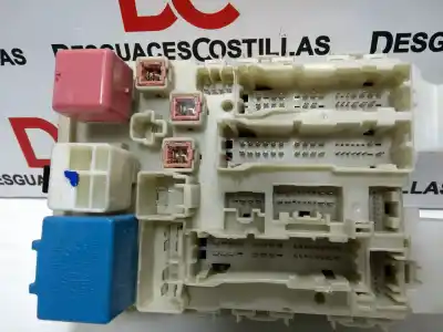 Second-hand car spare part fuse box unit for toyota auris active oem iam references 8273002d10 08118i16 / 9852 09609b02