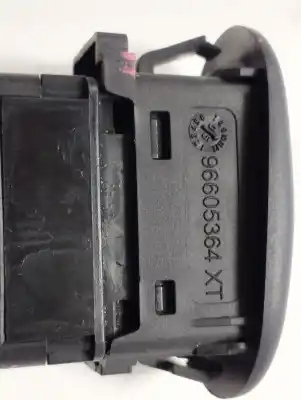 Peça sobressalente para automóvel em segunda mão botão / interruptor elevador vidro dianteiro direito por citroen c3 hdi 70 furio referências oem iam 6554qx  