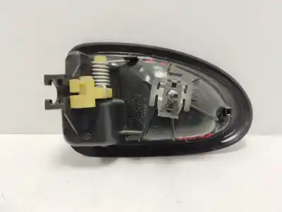 Peça sobressalente para automóvel em segunda mão Puxador Interior Dianteiro Direito por RENAULT CLIO II FASE II (B/CB0) Campus Referências OEM IAM 8200028995  