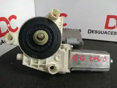 Pièce détachée automobile d'occasion MOTEUR LÈVE VITRE AVANT DROIT pour PEUGEOT 307 (S1)  Références OEM IAM 9634457280 0130822021 990249100