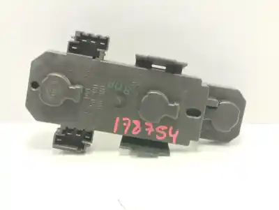 Second-hand car spare part lampholder for volvo serie 940 berlina/familiar 2.3 gle berlina 135 cv / 99 kw oem iam references 3534087