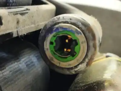 Second-hand car spare part front right seat belt for kia carens ii monospace (fj) 2.0 crdi oem iam references 045279  