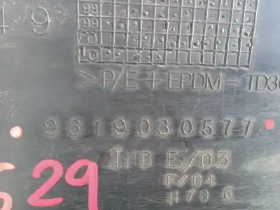 Peça sobressalente para automóvel em segunda mão Molduras Frontais por CITROEN BERLINGO 1.9 D Multispace Referências OEM IAM 9619030577  